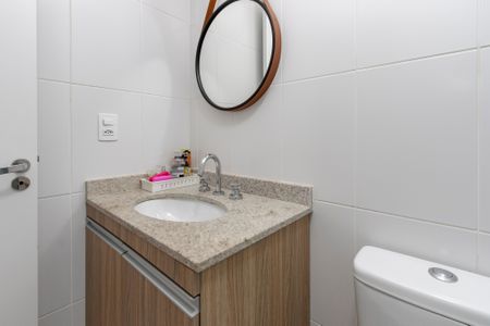 Apartamento à venda com 61m², 2 quartos e 1 vaga Apartamento à venda com 61m², 2 quartos e 1 vagaBanheiro