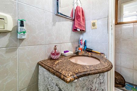 Casa à venda com 250m², 5 quartos e 3 vagasCasa 01 - Banheiro