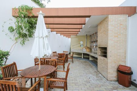 Apartamento à venda com 116m², 3 quartos e 2 vagas Apartamento à venda com 116m², 3 quartos e 2 vagasÁrea comum - Churrasqueira