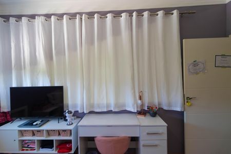 Casa de condomínio à venda com 270m², 4 quartos e 4 vagas Casa de condomínio à venda com 270m², 4 quartos e 4 vagasSuíte 02