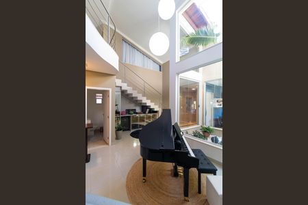 Casa de condomínio à venda com 270m², 4 quartos e 4 vagas Casa de condomínio à venda com 270m², 4 quartos e 4 vagasSalas