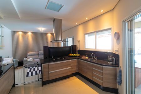 Casa de condomínio à venda com 270m², 4 quartos e 4 vagas Casa de condomínio à venda com 270m², 4 quartos e 4 vagasCozinha