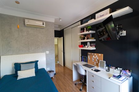 Casa de condomínio à venda com 270m², 4 quartos e 4 vagas Casa de condomínio à venda com 270m², 4 quartos e 4 vagasSuíte 03