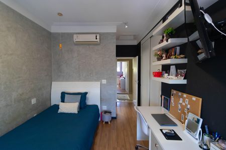 Casa de condomínio à venda com 270m², 4 quartos e 4 vagas Casa de condomínio à venda com 270m², 4 quartos e 4 vagasSuíte 03