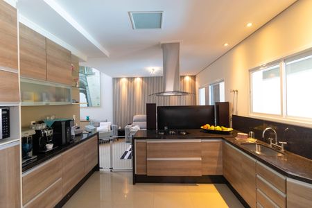Casa de condomínio à venda com 270m², 4 quartos e 4 vagas Casa de condomínio à venda com 270m², 4 quartos e 4 vagasCozinha