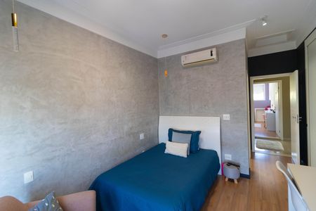 Casa de condomínio à venda com 270m², 4 quartos e 4 vagas Casa de condomínio à venda com 270m², 4 quartos e 4 vagasSuíte 03