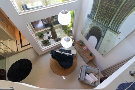 Casa de condomínio à venda com 270m², 4 quartos e 4 vagas Casa de condomínio à venda com 270m², 4 quartos e 4 vagasSalas