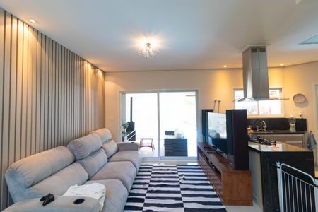 Casa de condomínio à venda com 270m², 4 quartos e 4 vagas Casa de condomínio à venda com 270m², 4 quartos e 4 vagasSalas