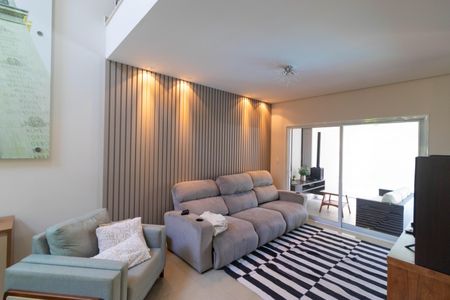 Casa de condomínio à venda com 270m², 4 quartos e 4 vagas Casa de condomínio à venda com 270m², 4 quartos e 4 vagasSalas