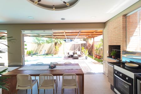 Casa de condomínio à venda com 270m², 4 quartos e 4 vagas Casa de condomínio à venda com 270m², 4 quartos e 4 vagasÁrea Gourmet