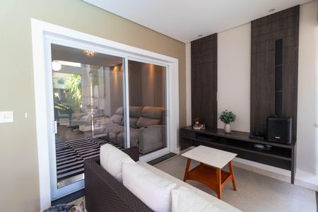 Casa de condomínio à venda com 270m², 4 quartos e 4 vagas Casa de condomínio à venda com 270m², 4 quartos e 4 vagasÁrea Gourmet