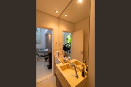 Casa de condomínio à venda com 270m², 4 quartos e 4 vagas Casa de condomínio à venda com 270m², 4 quartos e 4 vagasLavabo