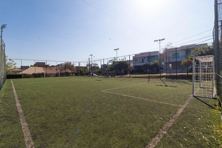 Casa de condomínio à venda com 270m², 4 quartos e 4 vagas Casa de condomínio à venda com 270m², 4 quartos e 4 vagasÁrea comum - Campo de Futebol