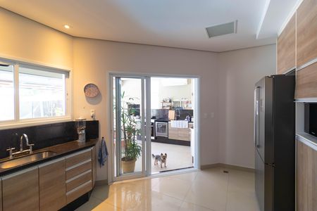 Casa de condomínio à venda com 270m², 4 quartos e 4 vagas Casa de condomínio à venda com 270m², 4 quartos e 4 vagasCozinha