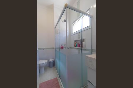 Casa de condomínio à venda com 270m², 4 quartos e 4 vagas Casa de condomínio à venda com 270m², 4 quartos e 4 vagasBanheiro da Suíte 02