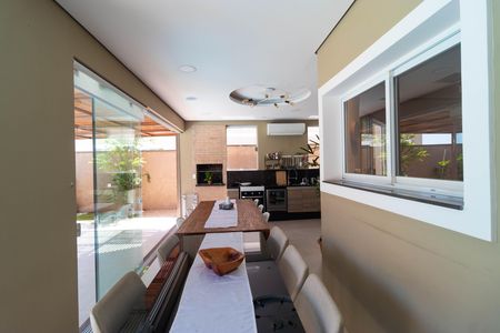 Casa de condomínio à venda com 270m², 4 quartos e 4 vagas Casa de condomínio à venda com 270m², 4 quartos e 4 vagasÁrea Gourmet