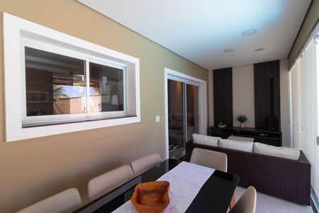 Casa de condomínio à venda com 270m², 4 quartos e 4 vagas Casa de condomínio à venda com 270m², 4 quartos e 4 vagasÁrea Gourmet