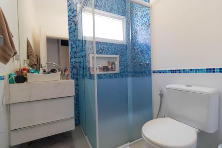 Casa de condomínio à venda com 270m², 4 quartos e 4 vagas Casa de condomínio à venda com 270m², 4 quartos e 4 vagasBanheiro da Suíte 03