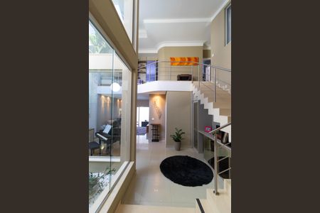 Casa de condomínio à venda com 270m², 4 quartos e 4 vagas Casa de condomínio à venda com 270m², 4 quartos e 4 vagasSalas