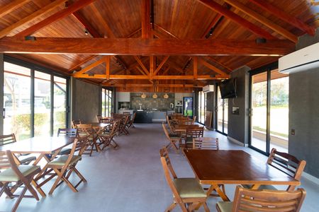 Casa de condomínio à venda com 270m², 4 quartos e 4 vagas Casa de condomínio à venda com 270m², 4 quartos e 4 vagasÁrea comum - Churrasqueira