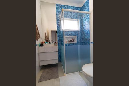 Casa de condomínio à venda com 270m², 4 quartos e 4 vagas Casa de condomínio à venda com 270m², 4 quartos e 4 vagasBanheiro da Suíte 03