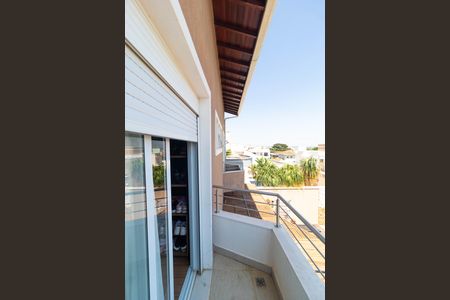 Casa de condomínio à venda com 270m², 4 quartos e 4 vagas Casa de condomínio à venda com 270m², 4 quartos e 4 vagasSacada da Suíte 03