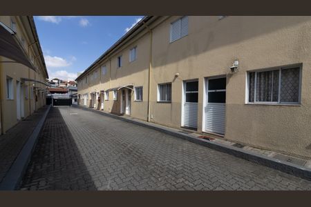 Casa de condomínio à venda com 60m², 2 quartos e 1 vaga Casa de condomínio à venda com 60m², 2 quartos e 1 vagaÁrea comum