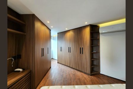 Apartamento à venda com 73m², 1 quarto e 1 vagaSala/Quarto