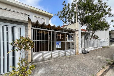 Casa para alugar com 174m², 3 quartos e 2 vagasFachada + plaquinha