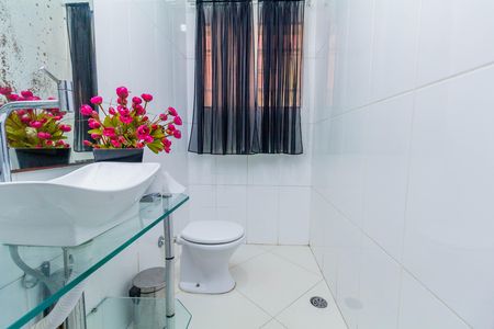 Casa à venda com 476m², 3 quartos e 2 vagasBanheiro 4