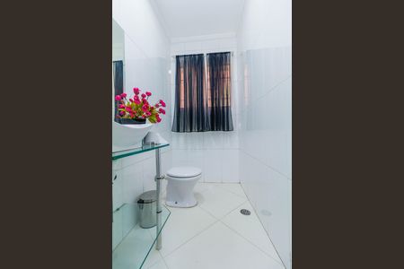 Casa à venda com 476m², 3 quartos e 2 vagasBanheiro 4