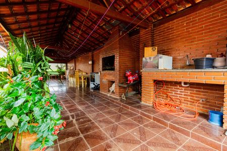 Casa à venda com 476m², 3 quartos e 2 vagasVaranda