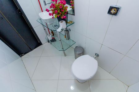 Casa à venda com 476m², 3 quartos e 2 vagasBanheiro 4