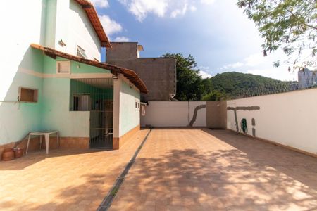 Casa de condomínio para alugar com 170m², 4 quartos e 6 vagas Casa de condomínio para alugar com 170m², 4 quartos e 6 vagasÁrea externa