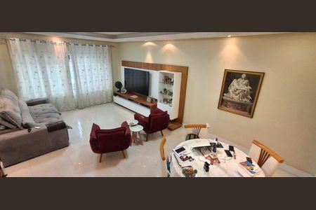 Casa à venda com 175m², 3 quartos e 2 vagasSala