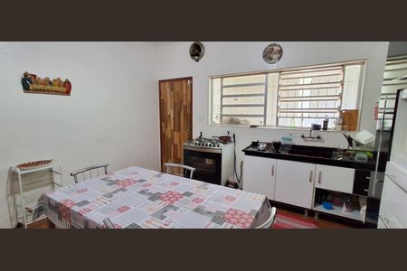 Casa à venda com 175m², 3 quartos e 2 vagasCozinha 