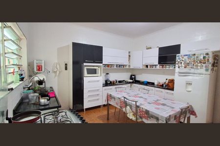 Casa à venda com 175m², 3 quartos e 2 vagasCozinha 