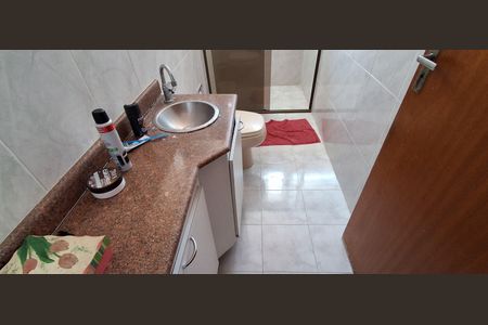 Casa à venda com 175m², 3 quartos e 2 vagasBanheiro Social 