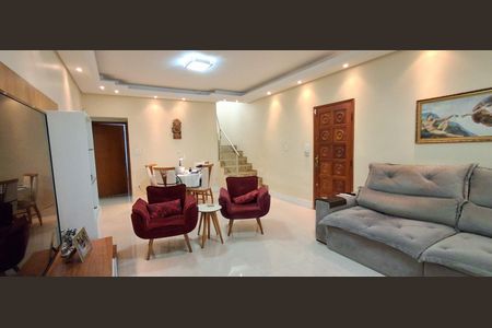 Casa à venda com 175m², 3 quartos e 2 vagasSala