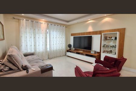 Casa à venda com 175m², 3 quartos e 2 vagasSala