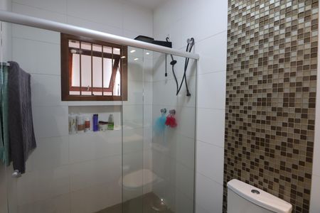 Casa à venda com 173m², 3 quartos e 2 vagasBanheiro