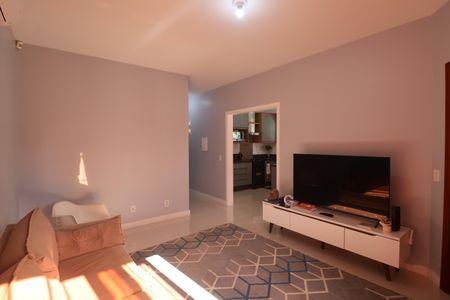 Casa à venda com 173m², 3 quartos e 2 vagasSala