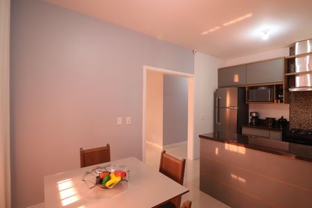 Casa à venda com 173m², 3 quartos e 2 vagasCozinha