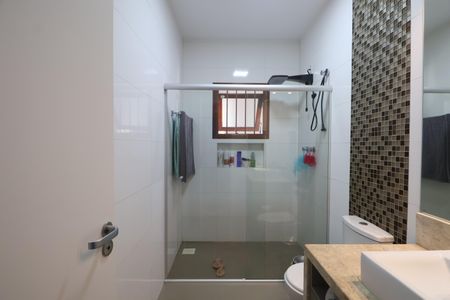 Casa à venda com 173m², 3 quartos e 2 vagasBanheiro