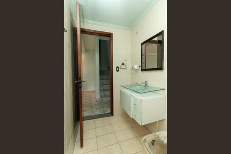 Casa à venda com 200m², 3 quartos e 2 vagasBanheiro 1