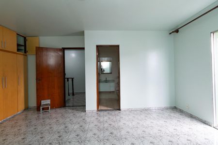 Casa à venda com 200m², 3 quartos e 2 vagasSuíte