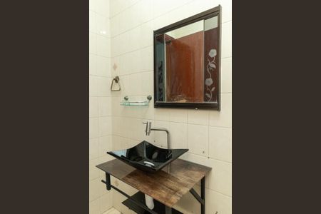 Casa à venda com 200m², 3 quartos e 2 vagasBanheiro 2