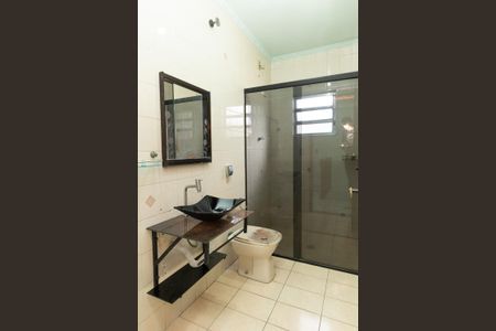 Casa à venda com 200m², 3 quartos e 2 vagasBanheiro 2