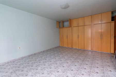 Casa à venda com 200m², 3 quartos e 2 vagasSuíte