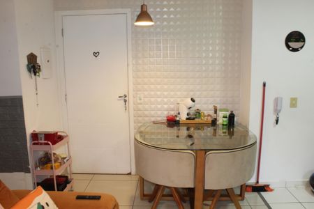 Apartamento para alugar com 82m², 2 quartos e 1 vagaSala